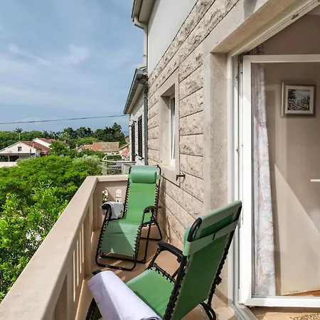 Apartman Amazing In With Wifi Sutivan